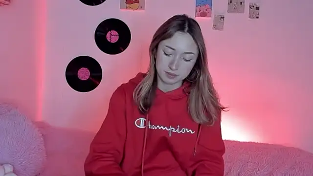 Imsophie collins online show from 10/19/25, 05:41