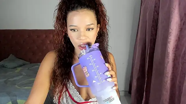 Snapshot of ateneawilliams chatting on 10/18/25, 06:16 ateneawilliams online show from 10/18/25, 06:16