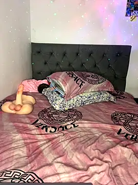 Snapshot of LalitaQueen chatting on 11/28/25, 01:19 LalitaQueen online show from 11/28/25, 01:19