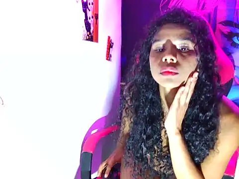 Snapshot of paola_hot03 chatting on 10/24/25, 02:30 paola hot03 online show from 10/24/25, 02:30