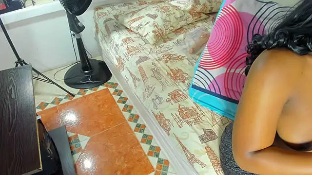 Evelonga 707 online show from 01/07/25, 07:06