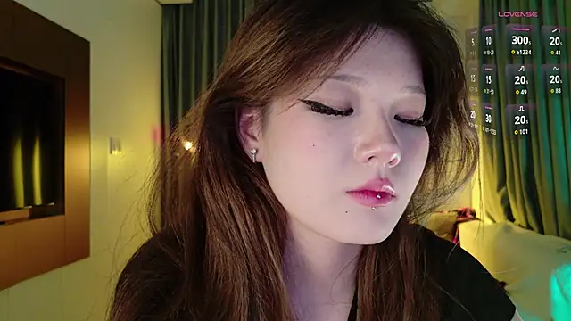 KitayamaChu online show from 11/21/25, 12:26