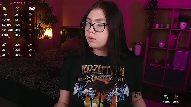 Snapshot of Arizonaa_Muse chatting on 02/08/25, 12:28 Arizonaa Muse online show from 02/08/25, 12:28