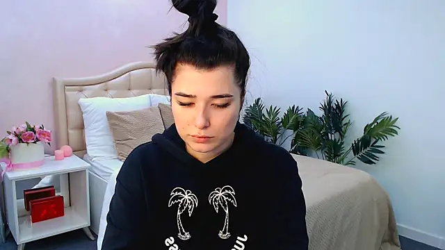  Sun Shy  online show from 10/21/25, 10:05