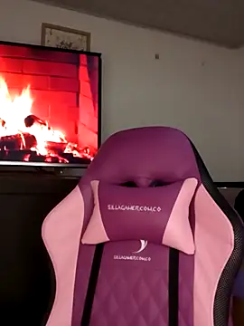 Lanna hott  online show from 11/15/25, 11:40