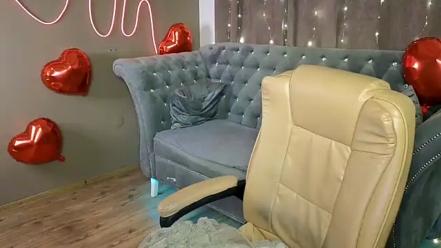 GloriNichols online show from 02/11/25, 01:51