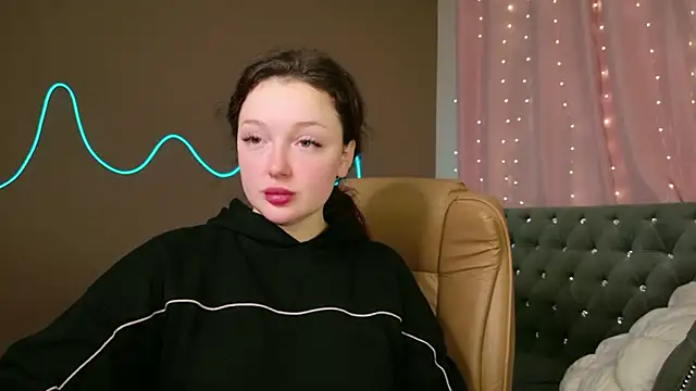 GloriNichols online show from 10/19/25, 05:19