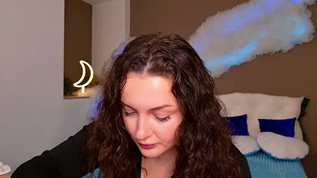 GloriNichols online show from 11/11/25, 10:48