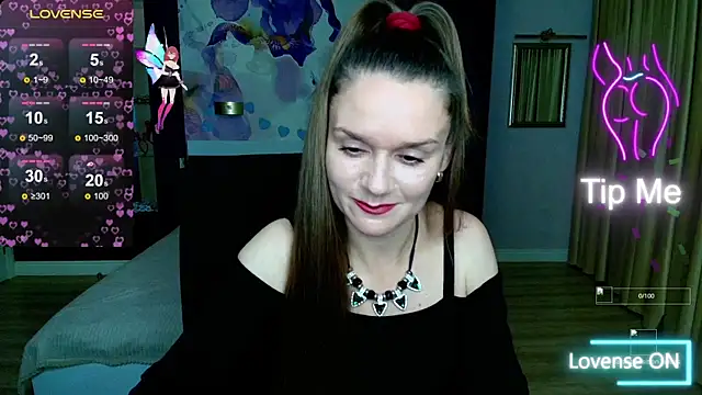 Snapshot of AriaGray chatting on 10/11/25, 11:36 AriaGray online show from 10/11/25, 11:36