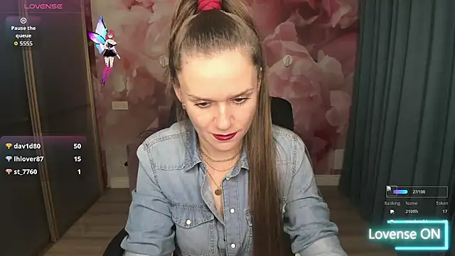 Snapshot of AriaGray chatting on 10/29/25, 08:10 AriaGray online show from 10/29/25, 08:10