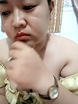 VyOanh2K online show from 11/18/25, 03:38