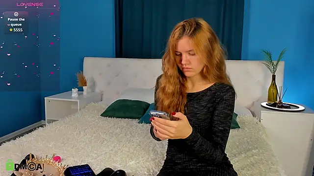 Eva  Lewis online show from 11/01/25, 01:07