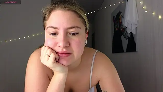Snapshot of Yassyaaa chatting on 01/26/25, 02:24 Yassyaaa online show from 01/26/25, 02:24