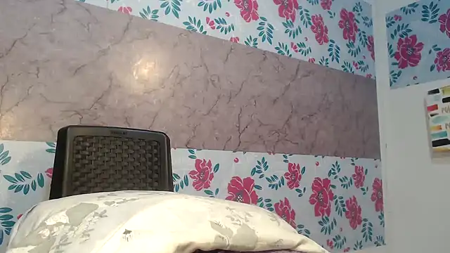 Snapshot of KristalTsXXX chatting on 10/11/25, 05:22 KristalTsXXX online show from 10/11/25, 05:22