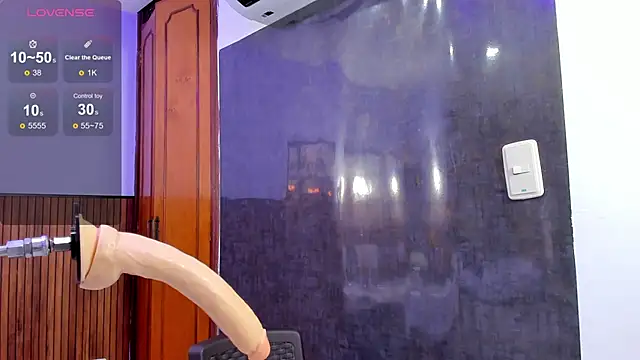 Snapshot of zyle_boobs chatting on 03/16/25, 07:38 zyle boobs online show from 03/16/25, 07:38