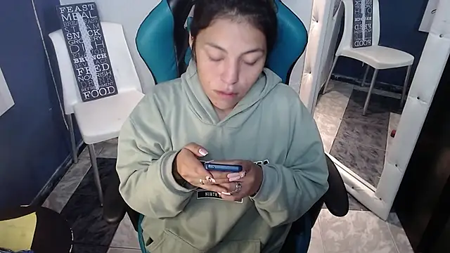 MartinaFonse online show from 01/31/25, 02:04