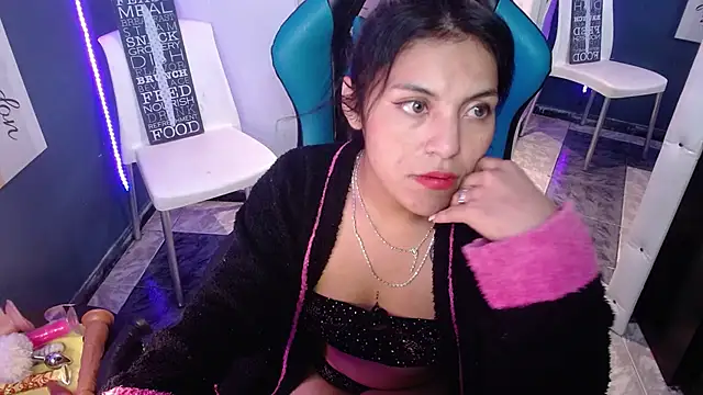 MartinaFonse online show from 01/31/25, 05:09