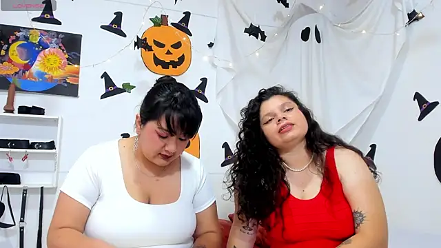 Snapshot of Karol_IsabelCouple chatting on 10/21/25, 09:04 Karol IsabelCouple online show from 10/21/25, 09:04