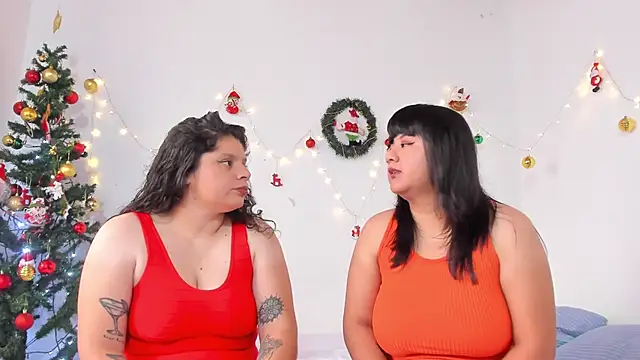 Snapshot of Karol_IsabelCouple chatting on 11/30/25, 08:24 Karol IsabelCouple online show from 11/30/25, 08:24