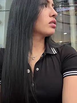 Snapshot of Sara_luna_ chatting on 12/28/24, 10:02 Sara luna online show from 12/28/24, 10:02