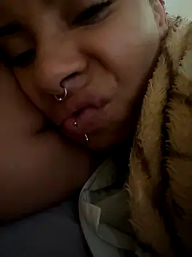 Snapshot of sammoura01 chatting on 09/25/25, 11:58 sammoura01 online show from 09/25/25, 11:58