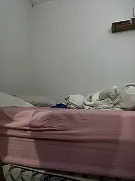 Snapshot of sammoura01 chatting on 11/07/25, 03:17 sammoura01 online show from 11/07/25, 03:17