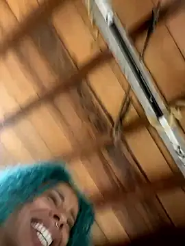 Snapshot of sammoura01 chatting on 11/17/25, 11:49 sammoura01 online show from 11/17/25, 11:49