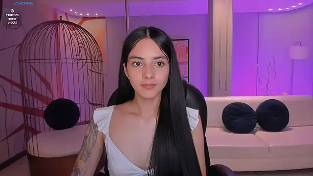 HannahJamesX online show from 01/13/25, 08:37