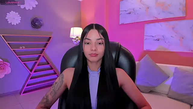 HannahJamesX online show from 02/18/25, 10:25