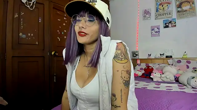Snapshot of LunaDeCristall chatting on 10/09/25, 07:06 LunaDeCristall online show from 10/09/25, 07:06