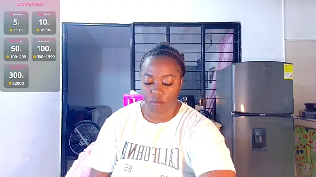 Snapshot of CiaraEbony chatting on 02/14/25, 08:21 CiaraEbony online show from 02/14/25, 08:21