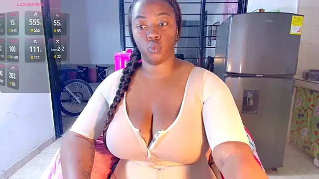 Snapshot of CiaraEbony chatting on 02/26/25, 08:11 CiaraEbony online show from 02/26/25, 08:11