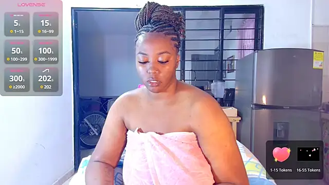 Snapshot of CiaraEbony chatting on 03/09/25, 01:35 CiaraEbony online show from 03/09/25, 01:35