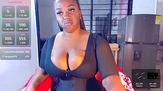 Snapshot of CiaraEbony chatting on 03/16/25, 03:17 CiaraEbony online show from 03/16/25, 03:17