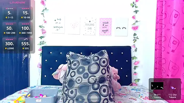 Snapshot of CiaraEbony chatting on 10/17/25, 12:36 CiaraEbony online show from 10/17/25, 12:36