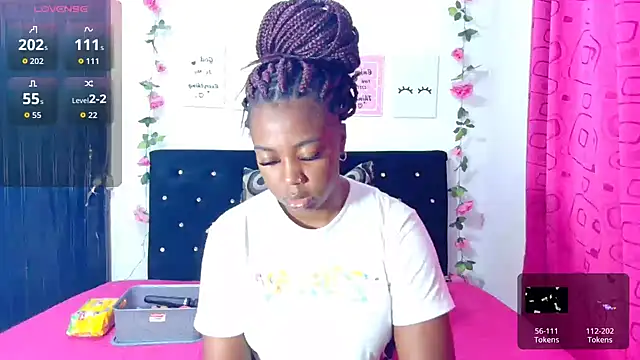 Snapshot of CiaraEbony chatting on 10/23/25, 02:00 CiaraEbony online show from 10/23/25, 02:00