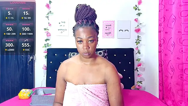 Snapshot of CiaraEbony chatting on 10/31/25, 12:00 CiaraEbony online show from 10/31/25, 12:00