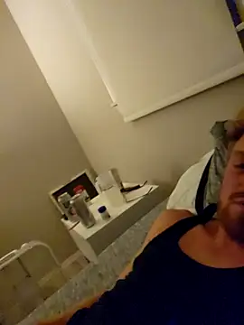 Snapshot of jayzonblow chatting on 09/13/25, 02:11 jayzonblow online show from 09/13/25, 02:11