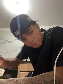 Snapshot of JoanG10 chatting on 09/14/25, 05:06 JoanG10 online show from 09/14/25, 05:06