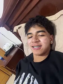 Snapshot of JoanG10 chatting on 11/02/25, 11:29 JoanG10 online show from 11/02/25, 11:29