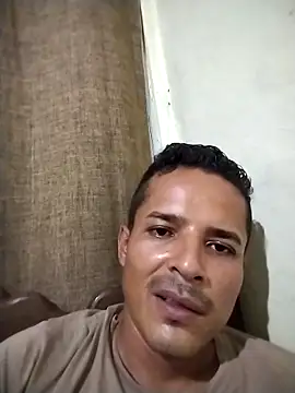 Snapshot of bolumba chatting on 10/24/25, 11:56 bolumba online show from 10/24/25, 11:56