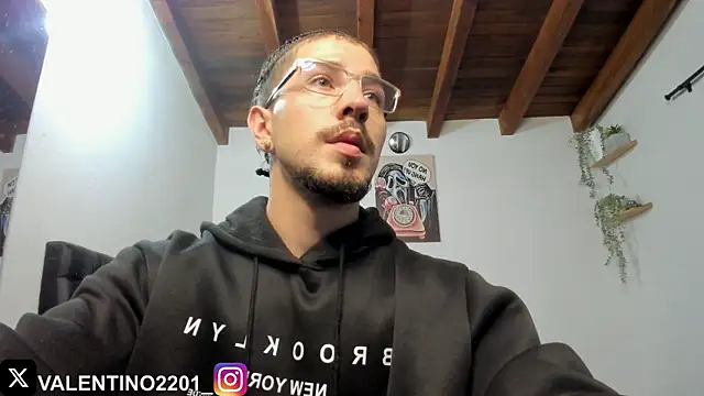 Valentino Xander online show from 11/11/25, 01:49
