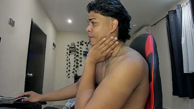 Snapshot of johan_beley_ chatting on 10/08/25, 02:25 johan beley online show from 10/08/25, 02:25