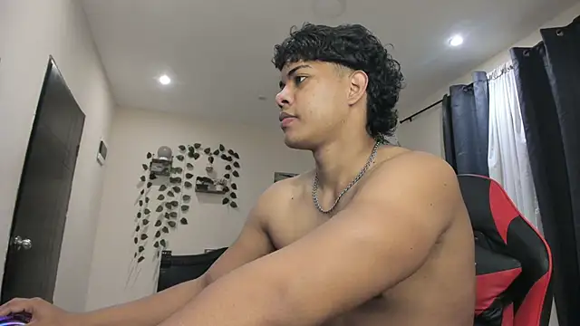 Snapshot of johan_beley_ chatting on 10/14/25, 12:17 johan beley online show from 10/14/25, 12:17