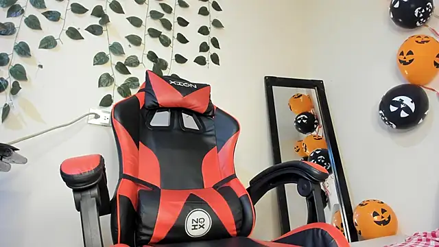 Snapshot of johan_beley_ chatting on 10/25/25, 02:24 johan beley online show from 10/25/25, 02:24