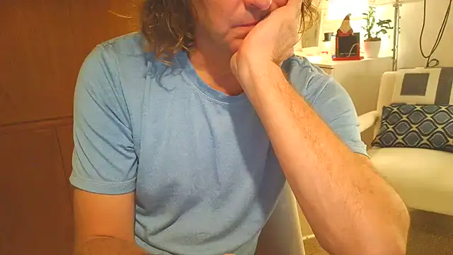 Snapshot of costanza7070 chatting on 11/23/25, 01:38 costanza7070 online show from 11/23/25, 01:38