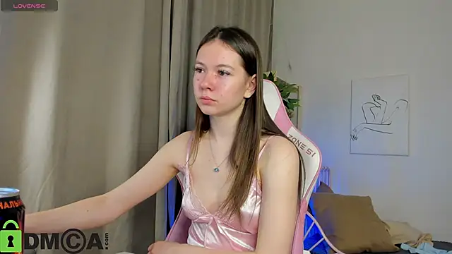 Nicole Charm online show from 10/20/25, 09:04