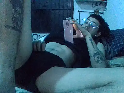 Snapshot of Gibbzmx chatting on 10/19/25, 04:46 Gibbzmx online show from 10/19/25, 04:46