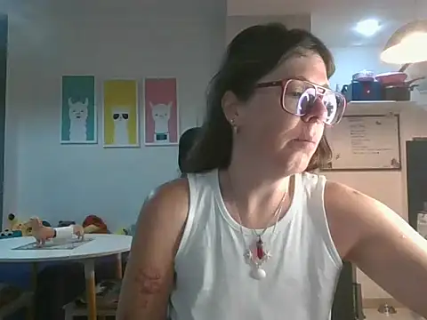 Snapshot of Calentandote chatting on 10/08/25, 08:34 Calentandote online show from 10/08/25, 08:34