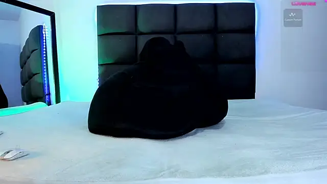 Snapshot of steven_hott8 chatting on 01/08/25, 04:02 steven hott8 online show from 01/08/25, 04:02